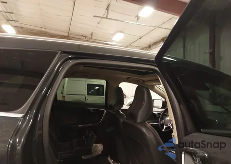 2013 Volvo Xc60 T6 from USA, damaged, VIN YV4902DZ2D2443852